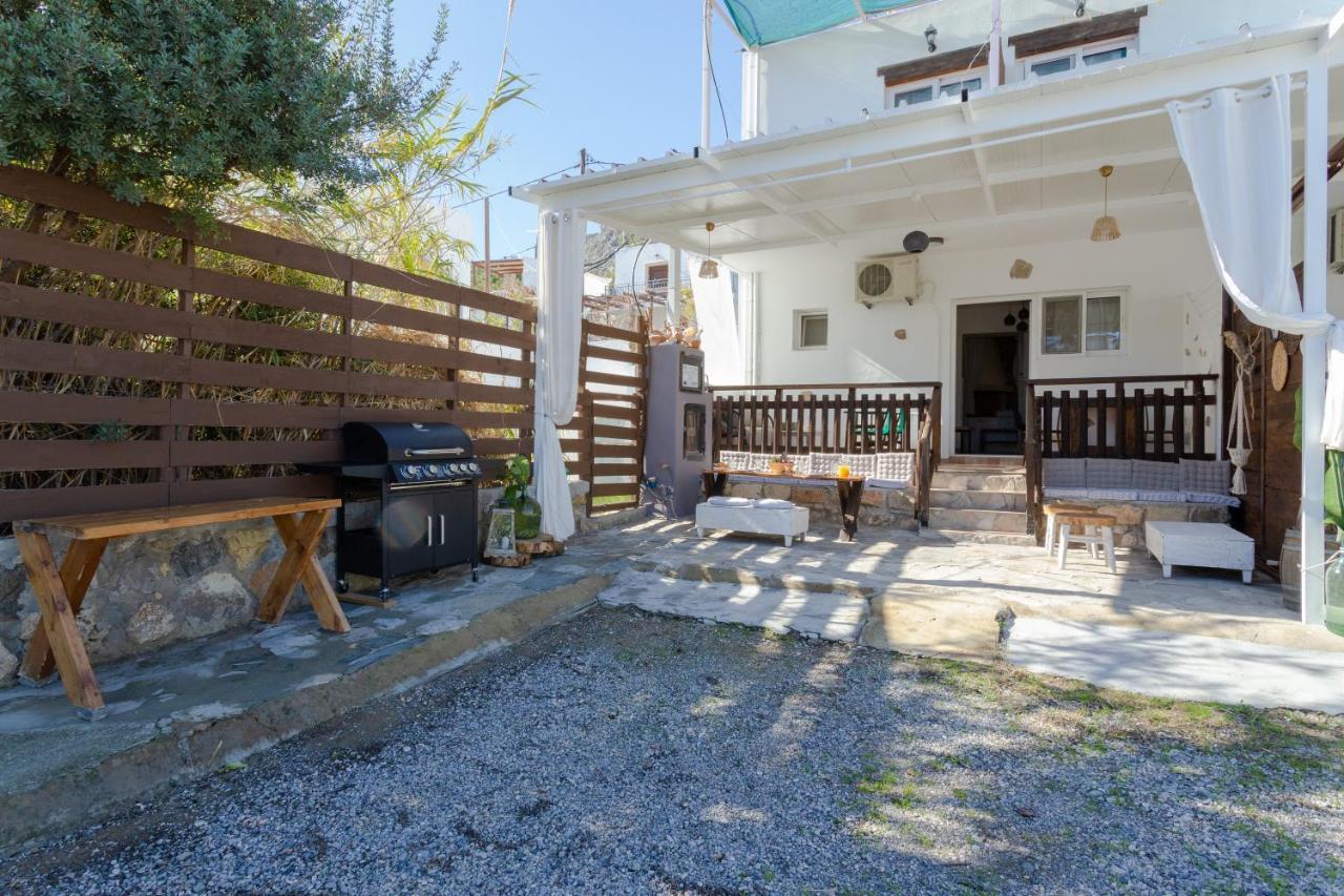 Christos Studios And Family Apartments Stegna Bagian luar foto