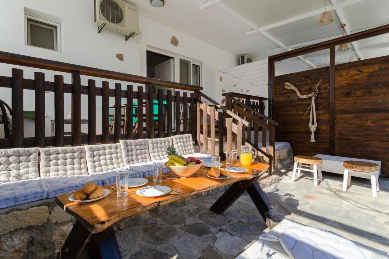 Christos Studios And Family Apartments Stegna Bagian luar foto