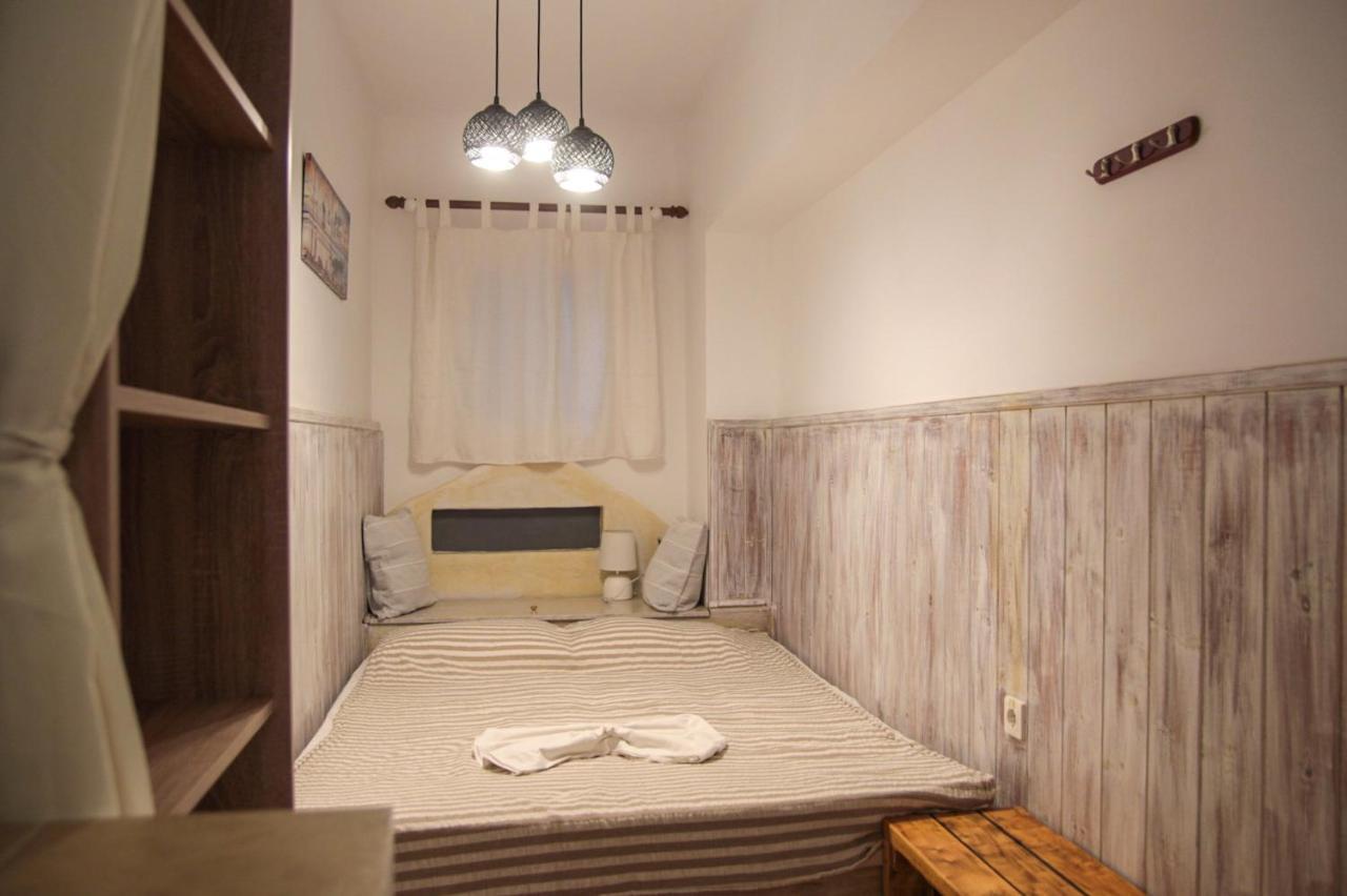 Christos Studios And Family Apartments Stegna Bagian luar foto