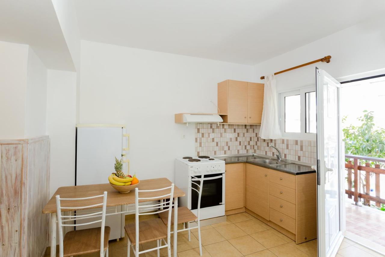 Christos Studios And Family Apartments Stegna Bagian luar foto